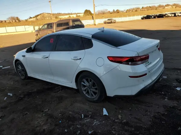 5XXGT4L34KG297360 2019 KIA OPTIMA - Image 2