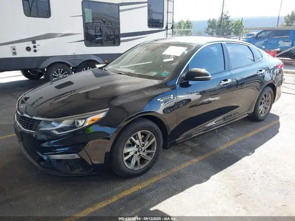 5XXGT4L34KG320670 2019 KIA OPTIMA - Image 2