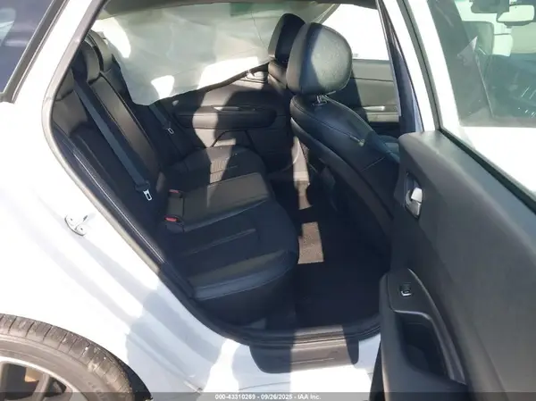 5XXGT4L34KG324704 2019 KIA OPTIMA - Image 8