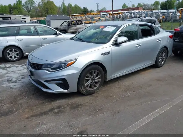 5XXGT4L34KG327439 2019 KIA OPTIMA - Image 2