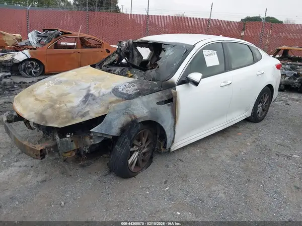 5XXGT4L34KG333211 2019 KIA OPTIMA - Image 2