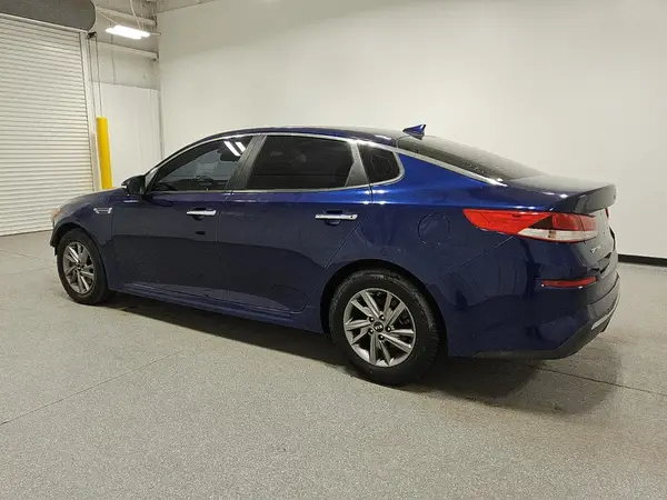 5XXGT4L34KG338361 2019 KIA OPTIMA - Image 2