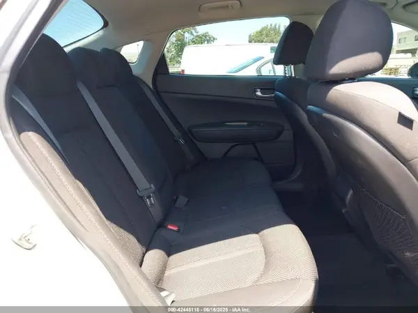 5XXGT4L34KG340899 2019 KIA OPTIMA - Image 8