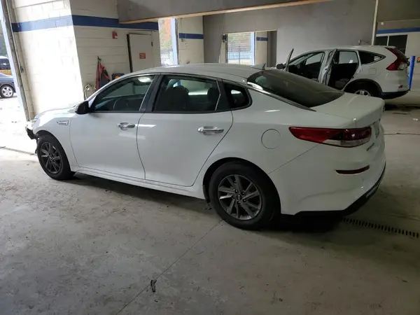 5XXGT4L34KG342670 2019 KIA OPTIMA - Image 2