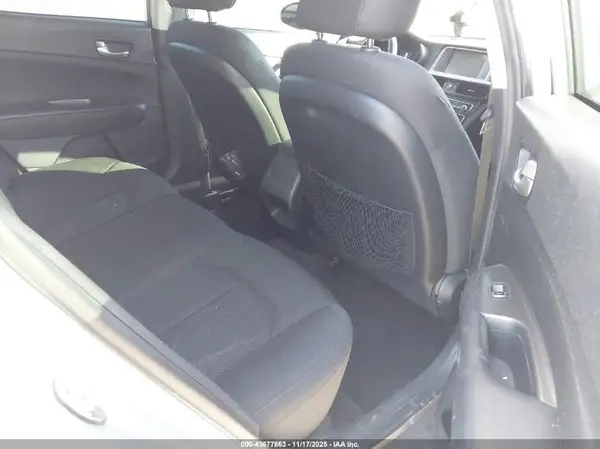 5XXGT4L34KG344645 2019 KIA OPTIMA - Image 8