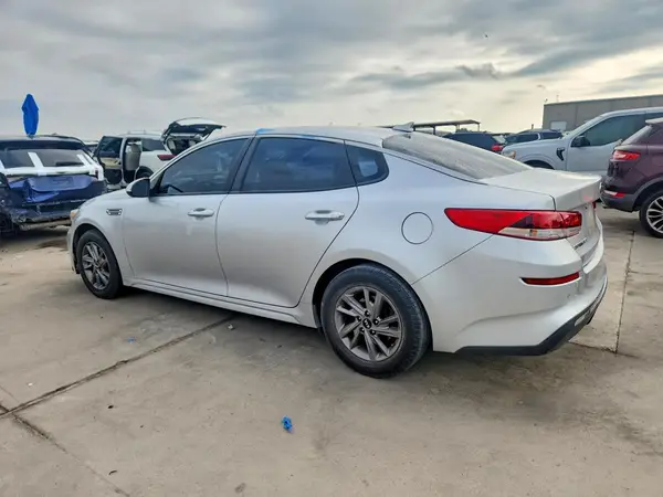 5XXGT4L34KG347884 2019 KIA OPTIMA - Image 2