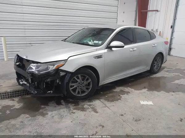 5XXGT4L34KG348856 2019 KIA OPTIMA - Image 2