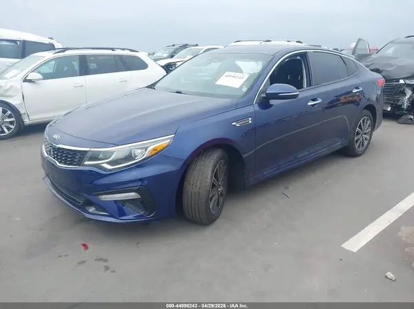 5XXGT4L34KG360652 2019 KIA OPTIMA - Image 2