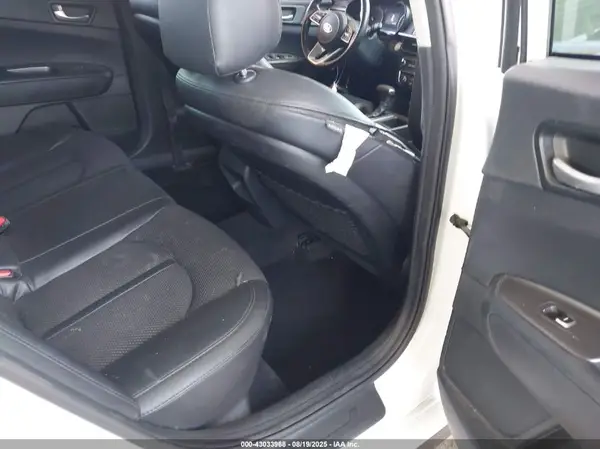 5XXGT4L34KG361252 2019 KIA OPTIMA - Image 8