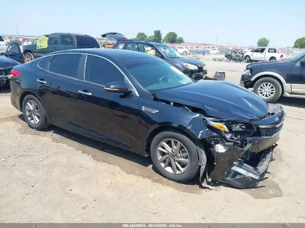 5XXGT4L34KG377175 2019 KIA OPTIMA - Image 1