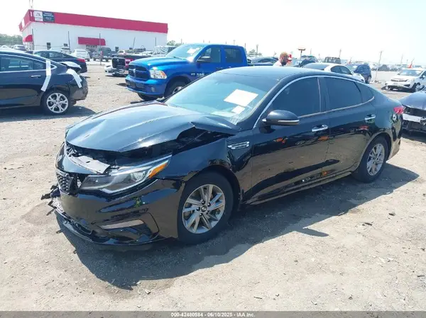5XXGT4L34KG377175 2019 KIA OPTIMA - Image 2