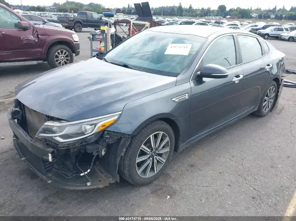 5XXGT4L34KG377810 2019 KIA OPTIMA - Image 2