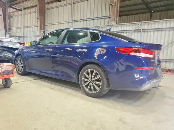 5XXGT4L34KG379704 2019 KIA OPTIMA - Image 2