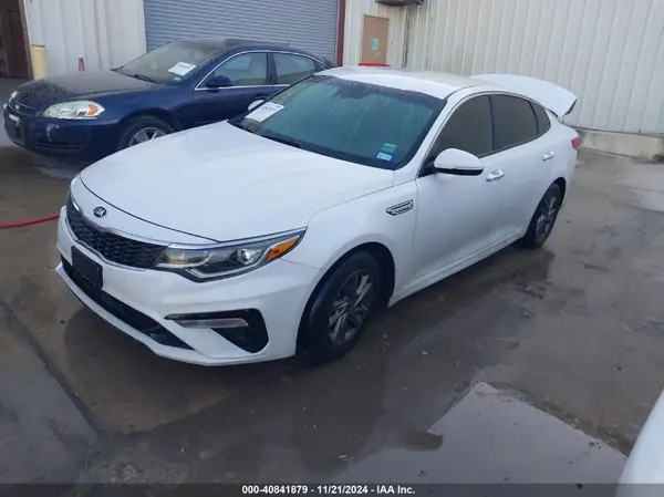 5XXGT4L34LG385603 2020 KIA OPTIMA - Image 2