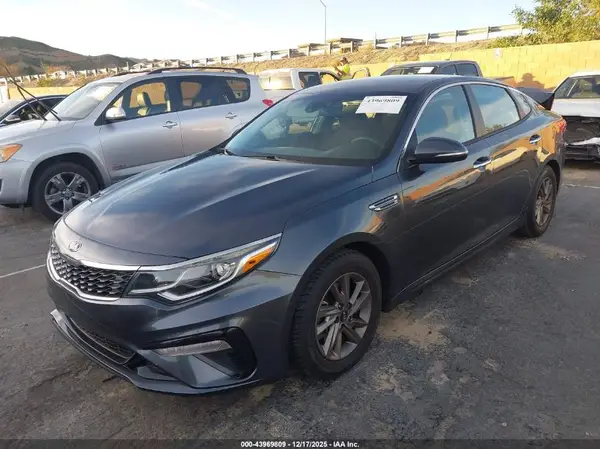 5XXGT4L34LG386380 2020 KIA OPTIMA - Image 2