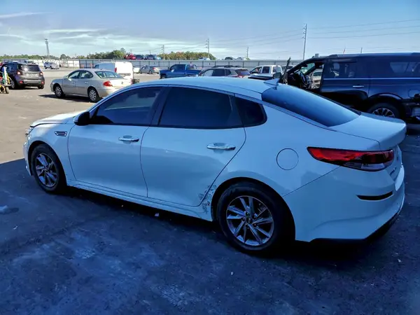 5XXGT4L34LG386797 2020 KIA OPTIMA - Image 2