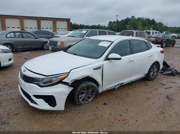 5XXGT4L34LG388081 2020 KIA OPTIMA - Image 2