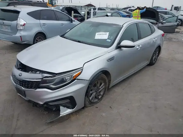 5XXGT4L34LG388596 2020 KIA OPTIMA - Image 2