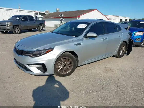 5XXGT4L34LG390445 2020 KIA OPTIMA - Image 2