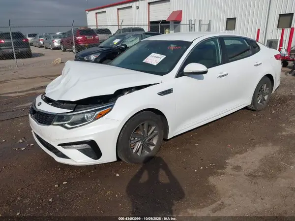5XXGT4L34LG403517 2020 KIA OPTIMA - Image 2