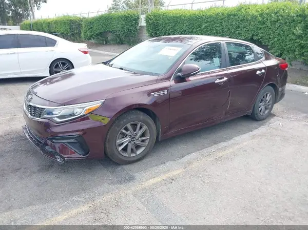 5XXGT4L34LG420818 2020 KIA OPTIMA - Image 2