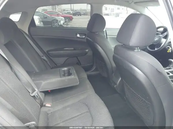 5XXGT4L34LG424142 2020 KIA OPTIMA - Image 8
