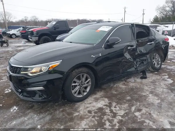 5XXGT4L34LG425775 2020 KIA OPTIMA - Image 2