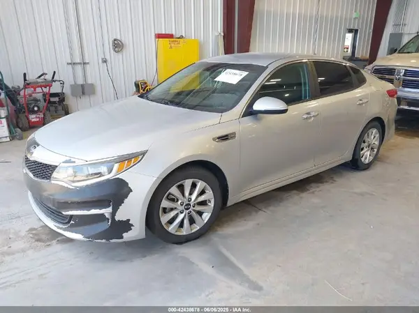 5XXGT4L35GG002628 2016 KIA OPTIMA - Image 2