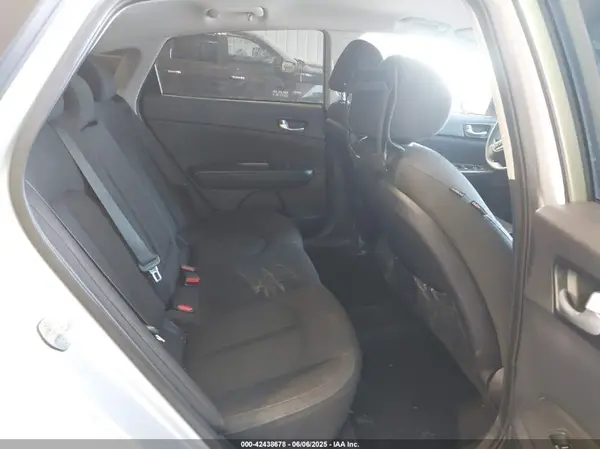 5XXGT4L35GG002628 2016 KIA OPTIMA - Image 8