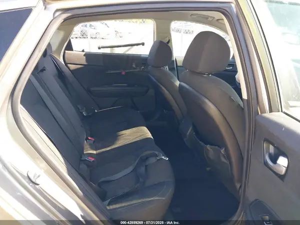 5XXGT4L35GG003438 2016 KIA OPTIMA - Image 8