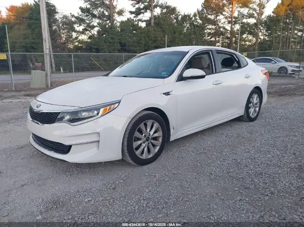 5XXGT4L35GG010423 2016 KIA OPTIMA - Image 2