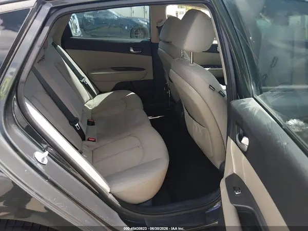 5XXGT4L35GG021261 2016 KIA OPTIMA - Image 8