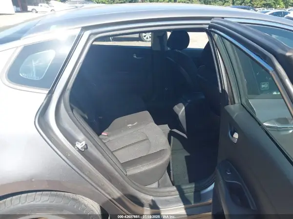 5XXGT4L35GG023558 2016 KIA OPTIMA - Image 8