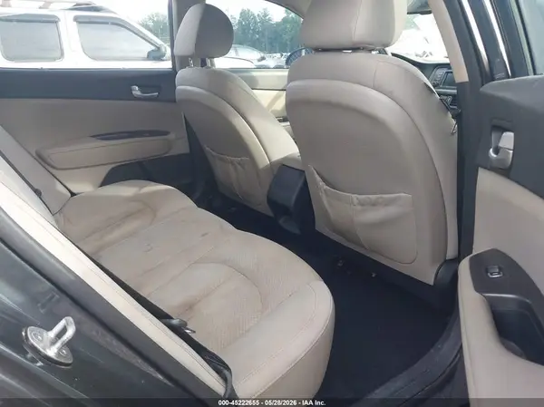 5XXGT4L35GG024774 2016 KIA OPTIMA - Image 8