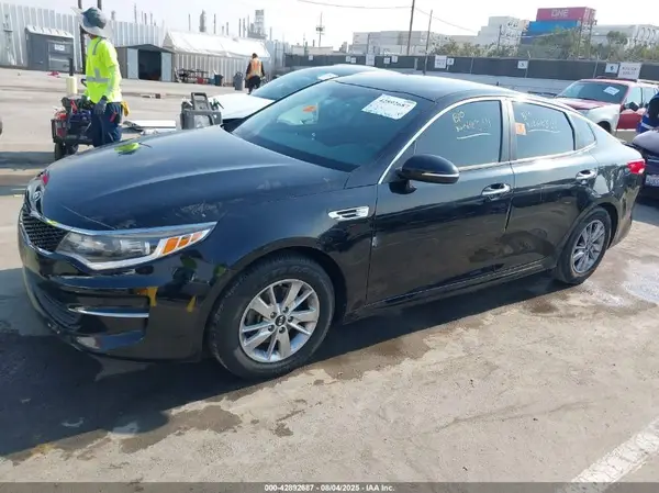 5XXGT4L35GG030901 2016 KIA OPTIMA - Image 2