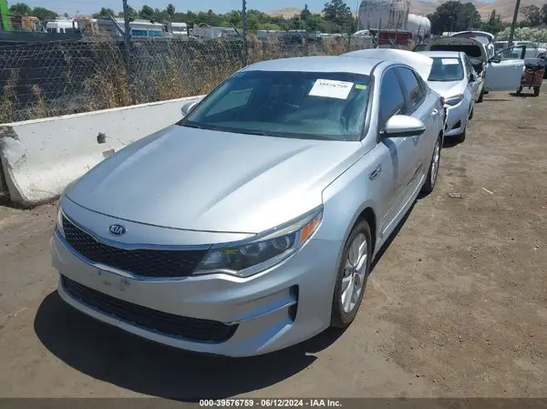 5XXGT4L35GG035824 2016 KIA OPTIMA - Image 2