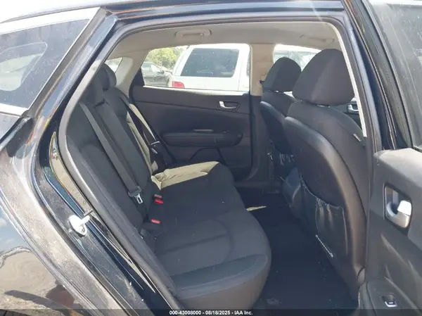 5XXGT4L35GG036276 2016 KIA OPTIMA - Image 8