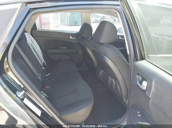 5XXGT4L35GG036858 2016 KIA OPTIMA - Image 8
