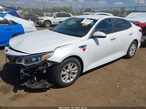 5XXGT4L35GG038609 2016 KIA OPTIMA - Image 2