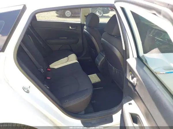 5XXGT4L35GG038609 2016 KIA OPTIMA - Image 8