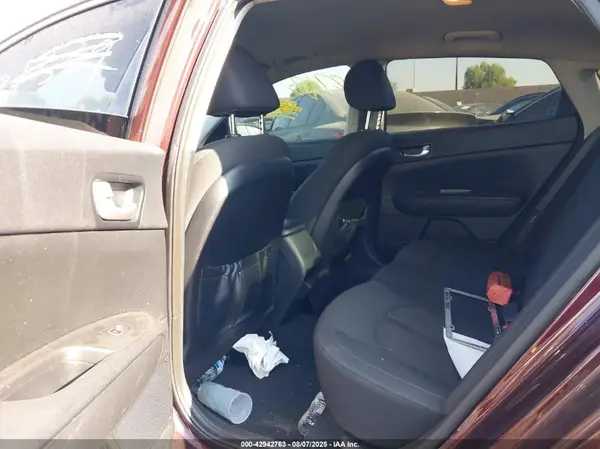 5XXGT4L35GG047486 2016 KIA OPTIMA - Image 8