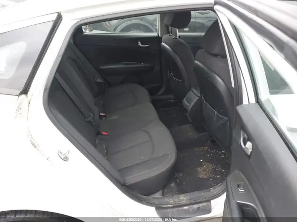 5XXGT4L35GG074090 2016 KIA OPTIMA - Image 8