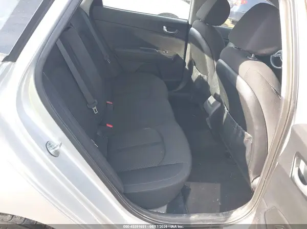 5XXGT4L35GG076745 2016 KIA OPTIMA - Image 8