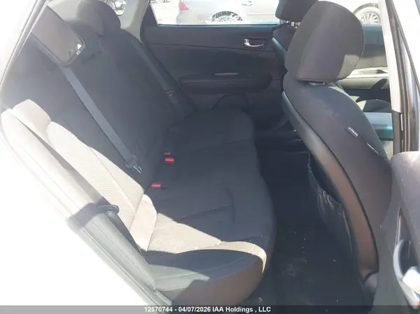 5XXGT4L35GG082402 2016 KIA OPTIMA - Image 8