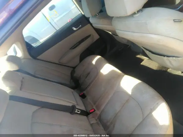 5XXGT4L35GG088328 2016 KIA OPTIMA - Image 8