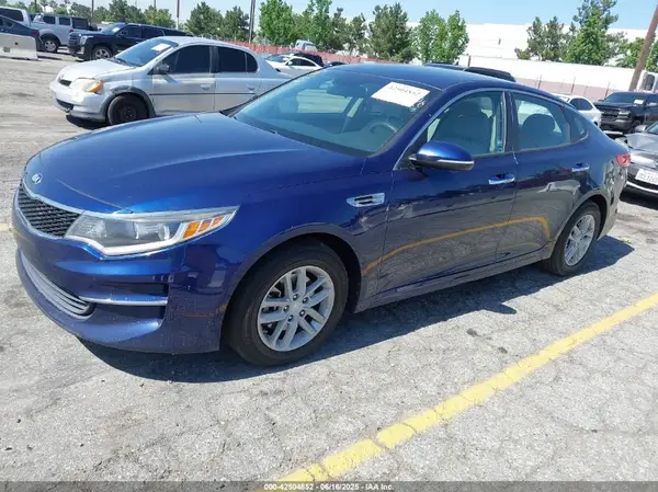 5XXGT4L35GG088782 2016 KIA OPTIMA - Image 2