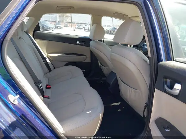 5XXGT4L35GG088782 2016 KIA OPTIMA - Image 8