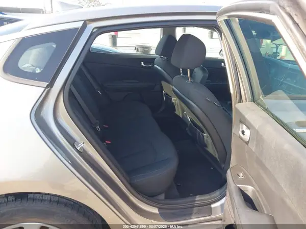 5XXGT4L35GG098034 2016 KIA OPTIMA - Image 8