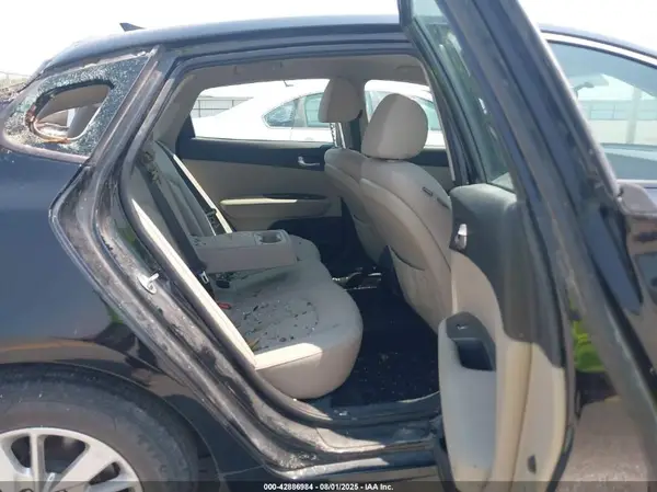 5XXGT4L35GG103040 2016 KIA OPTIMA - Image 8