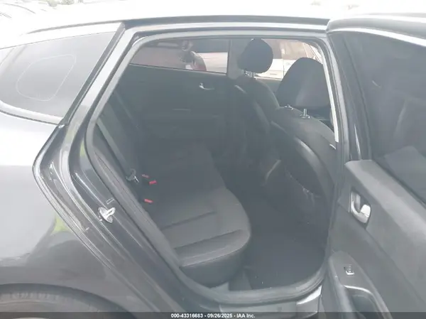 5XXGT4L35HG121846 2017 KIA OPTIMA - Image 8
